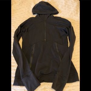 Size 8 lululemon tech pullover half zip hoodie